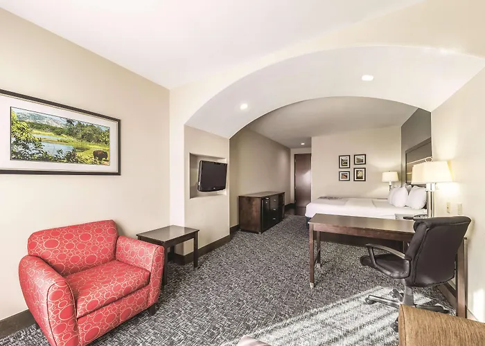 La Quinta Inn & Suites by Wyndham Tulsa - Catoosa