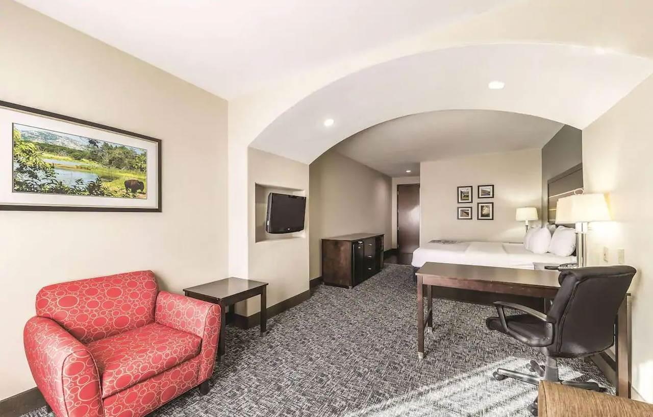 Hotel La Quinta By Wyndham Tulsa - 3*