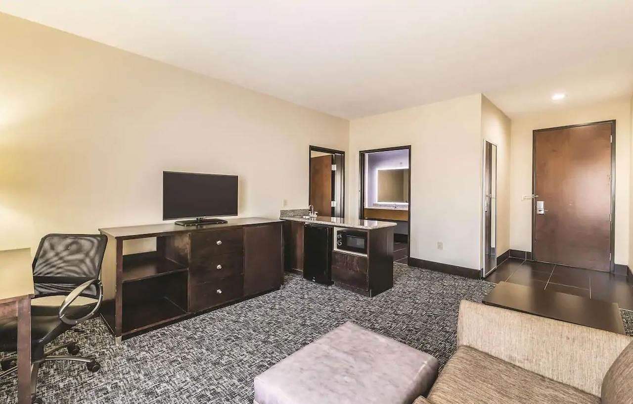 La Quinta By Wyndham Tulsa -