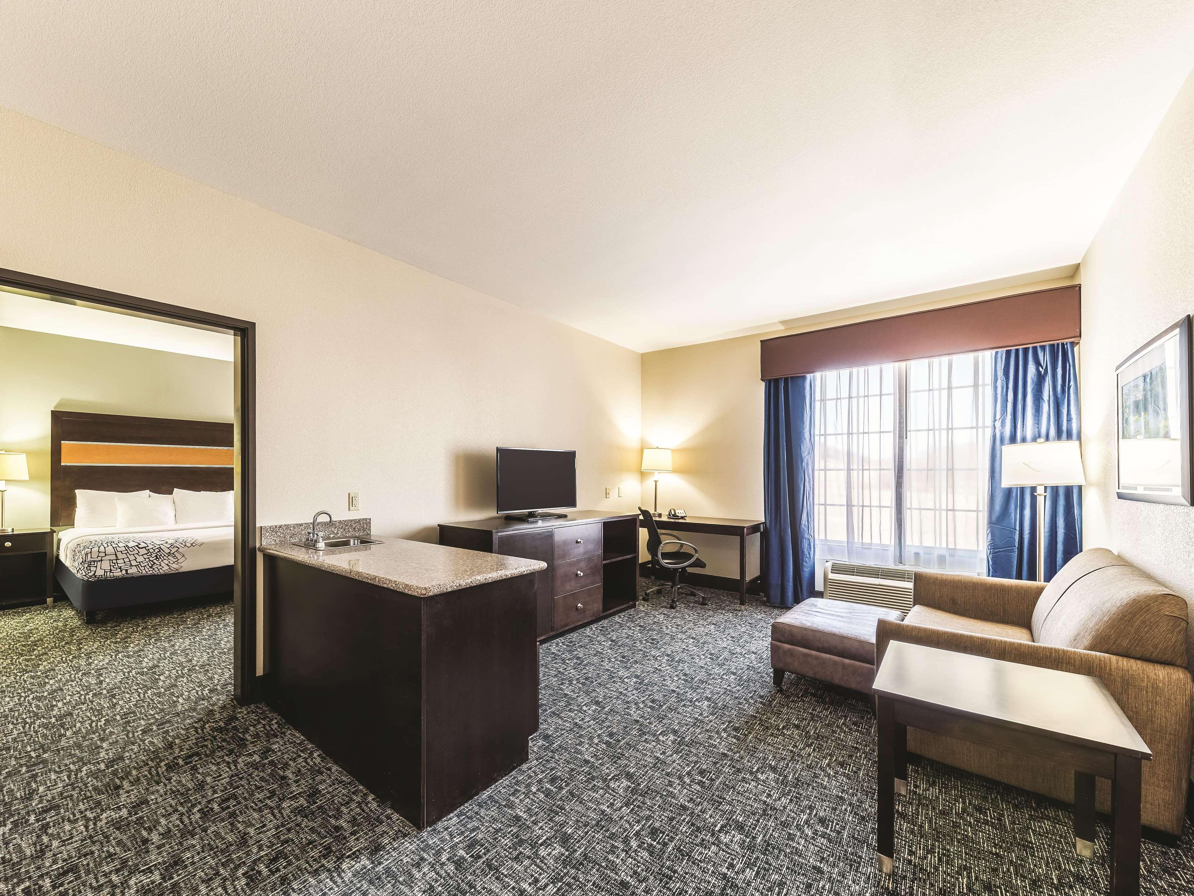 La Quinta By Wyndham Tulsa -