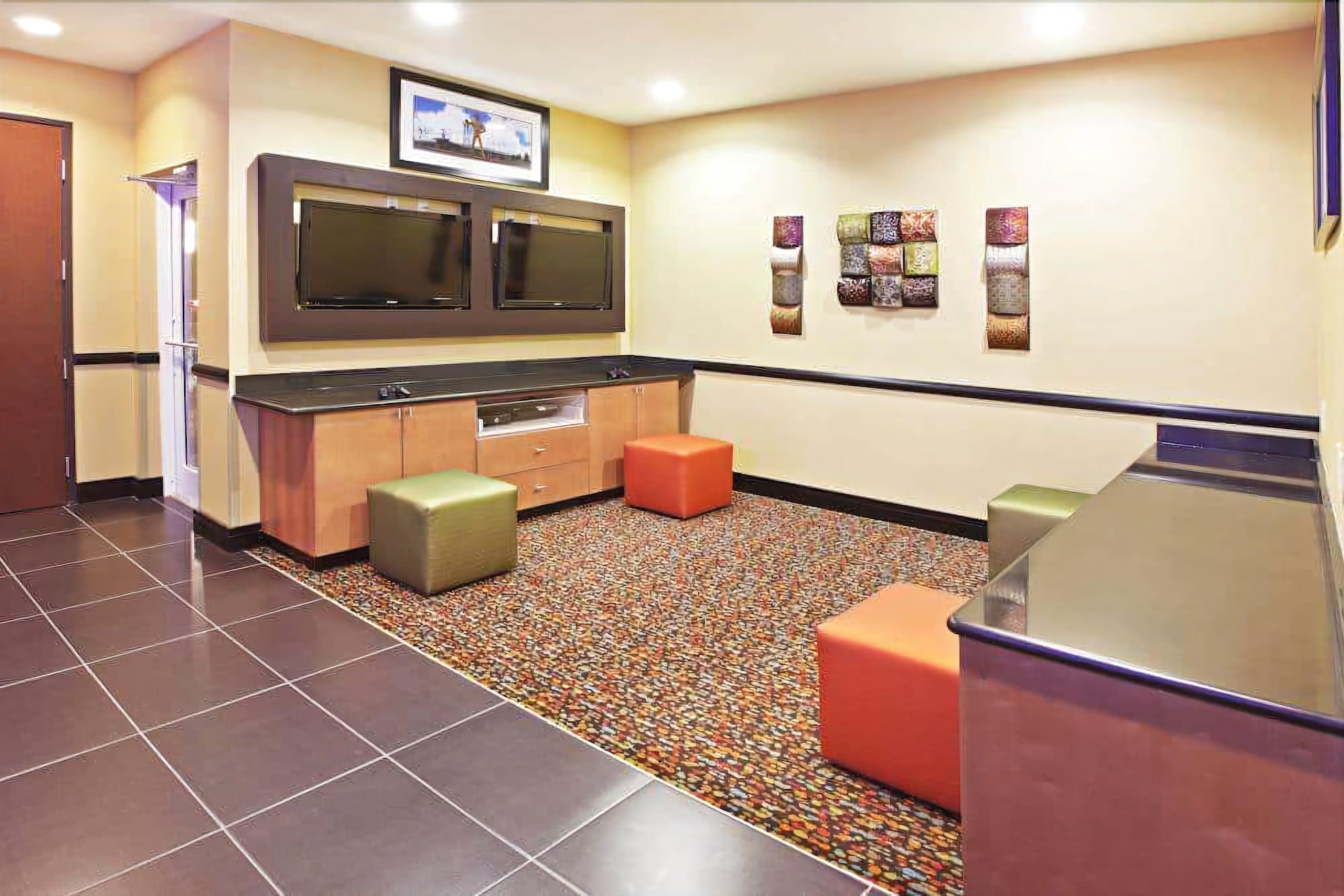 Hotel La Quinta By Wyndham Tulsa - Catoosa