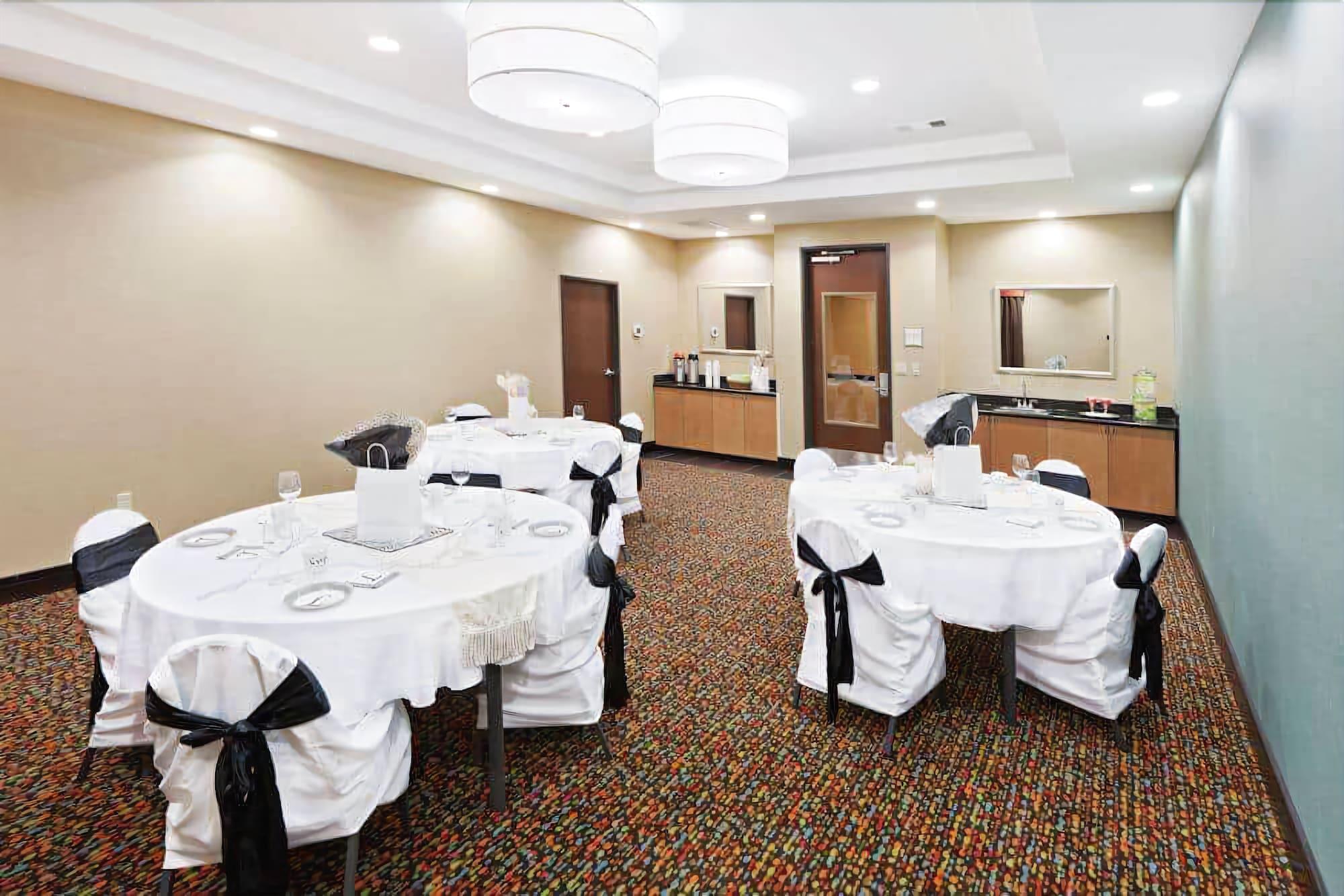 La Quinta By Wyndham Tulsa - Hotel Catoosa
