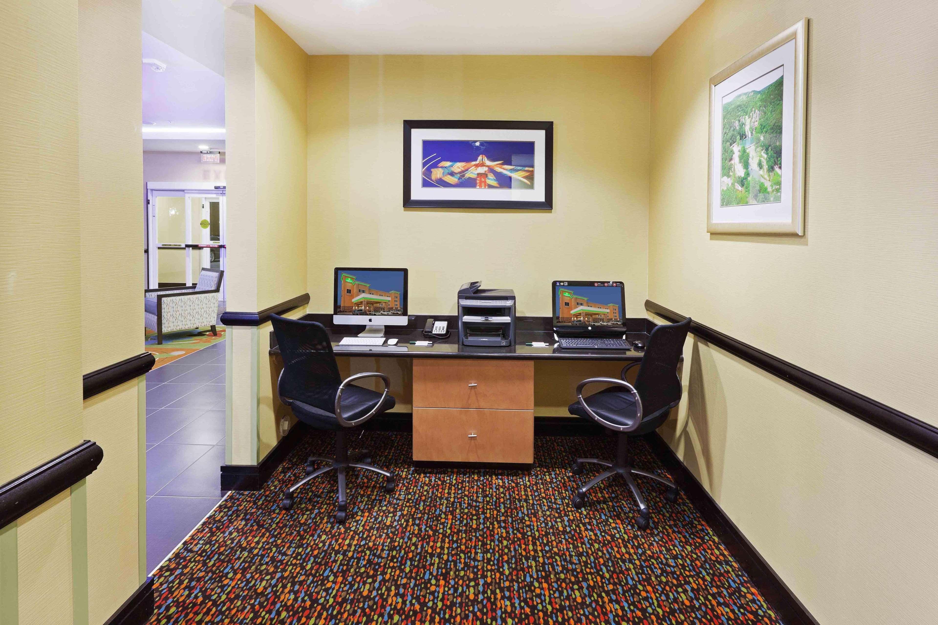La Quinta By Wyndham Tulsa - Hotel Catoosa