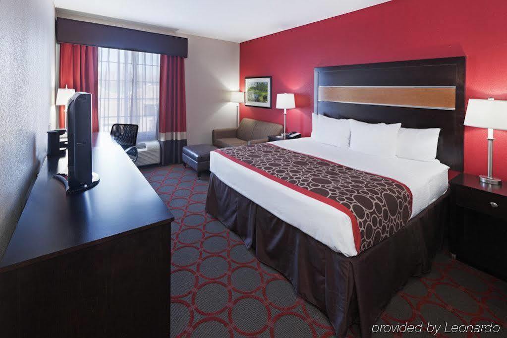 La Quinta By Wyndham Tulsa - Hotel 3*